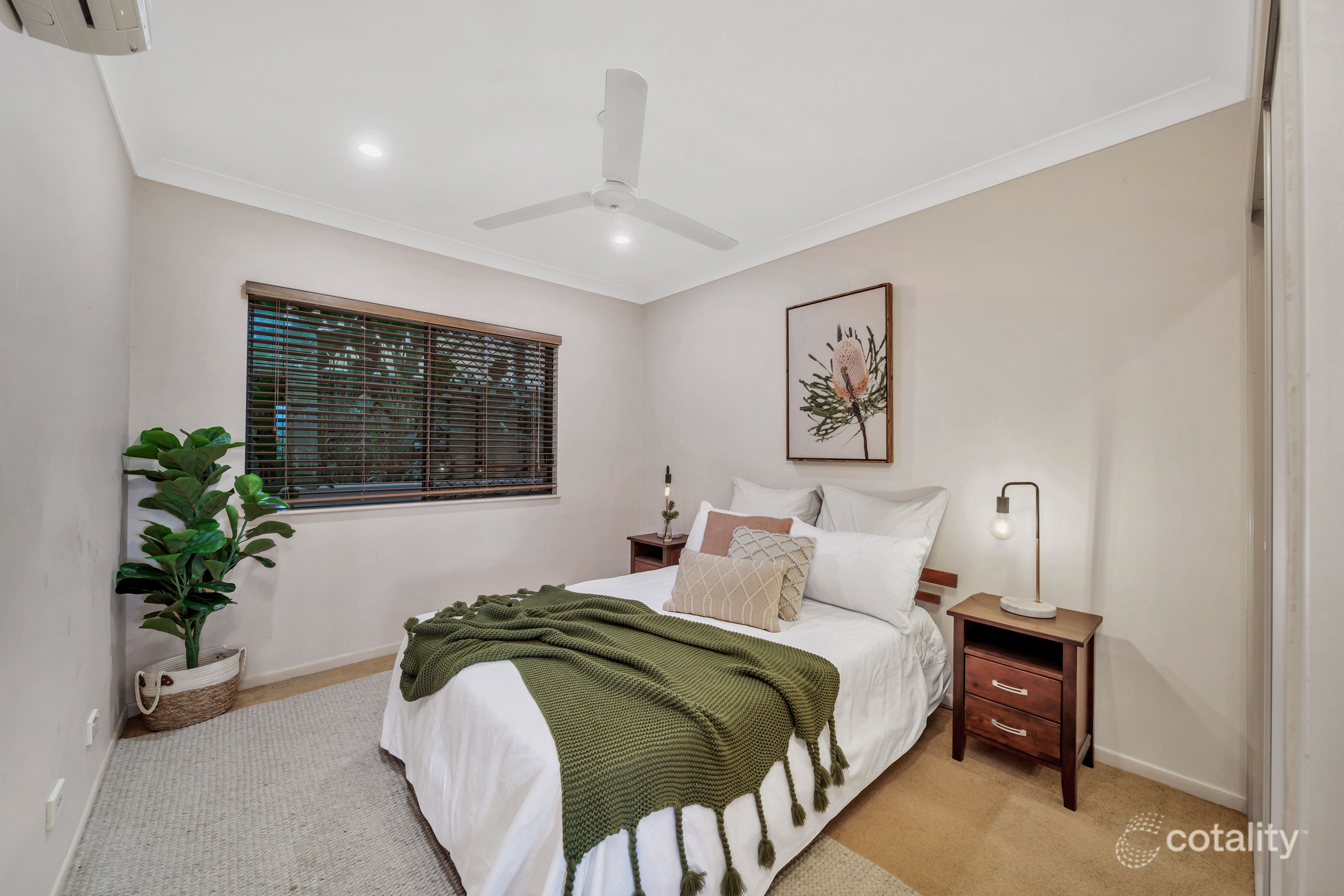 23 Minerva Ave, Mooroobool, QLD 4870