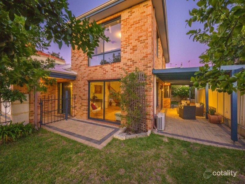 9a Weaponess Rd, Scarborough, WA 6019