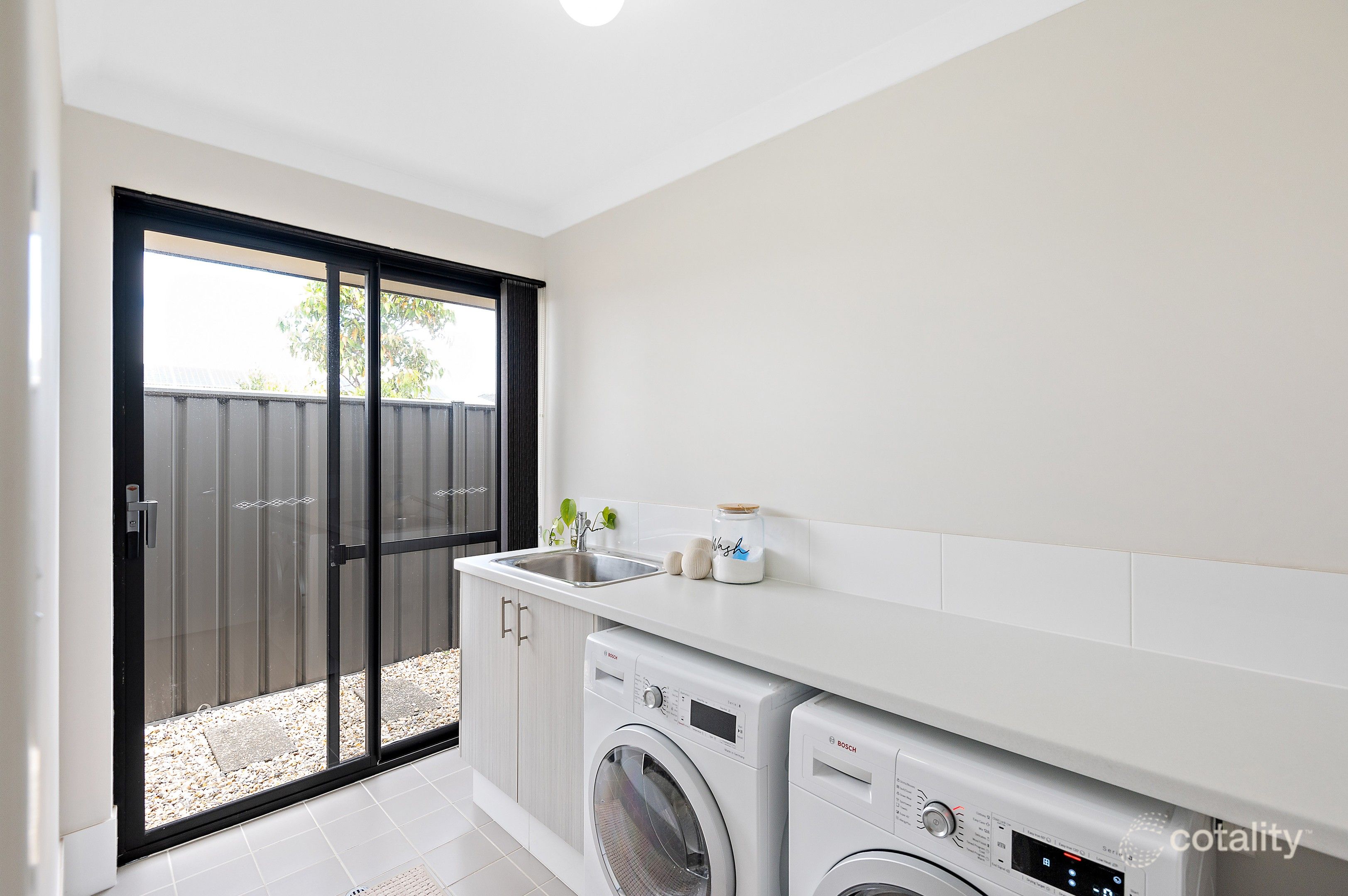 17 Trusty Way, Piara Waters, WA 6112
