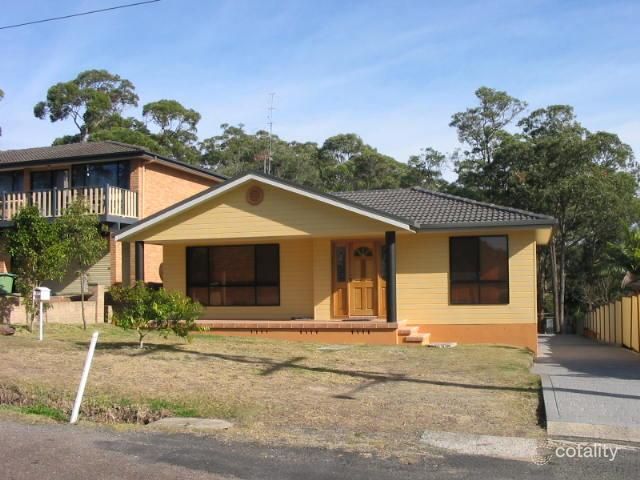 64 Jeannie Cres, Berkeley Vale, NSW 2261