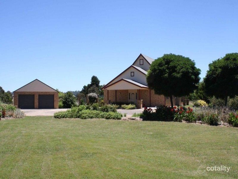 8 Surrey Park Ct, Stonehenge, NSW 2370