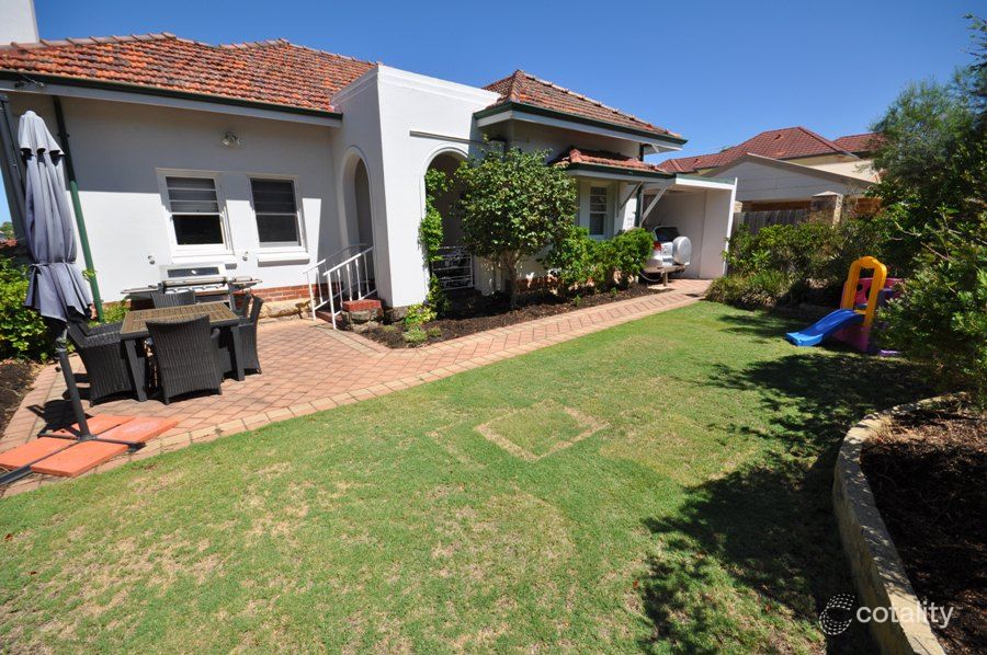 7 Highlands Rd, North Perth, WA 6006