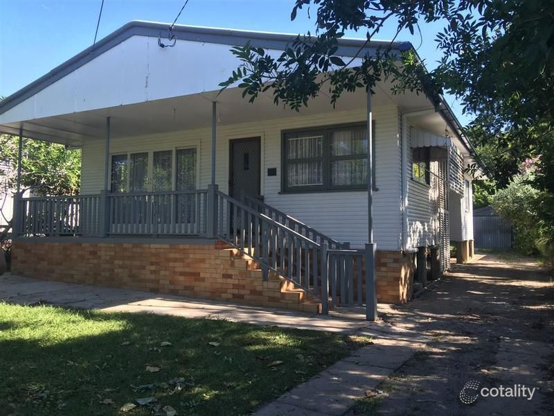 43 Ellen St, Woody Point, QLD 4019