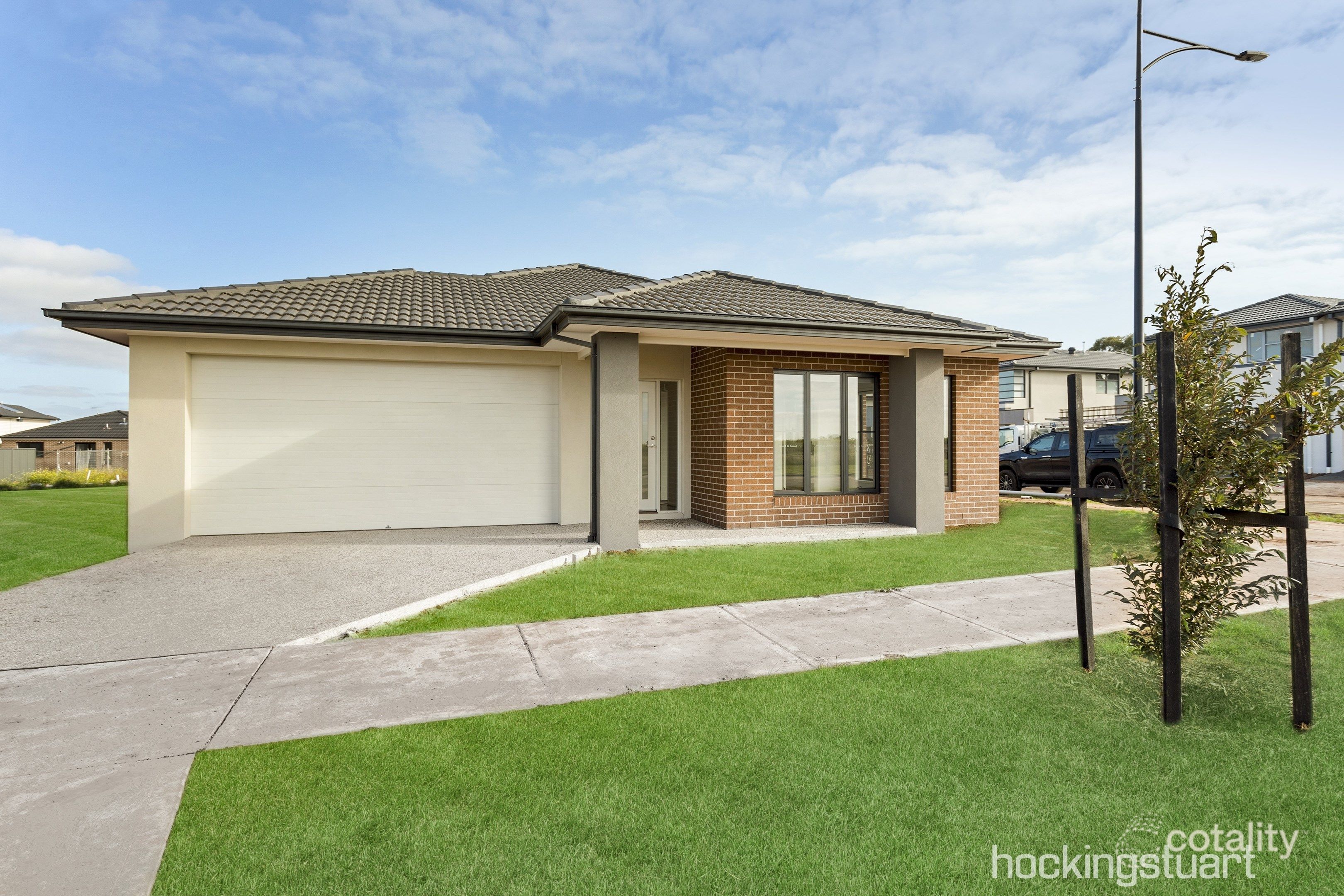 40 Roehampton Dr, Strathtulloh, VIC 3338