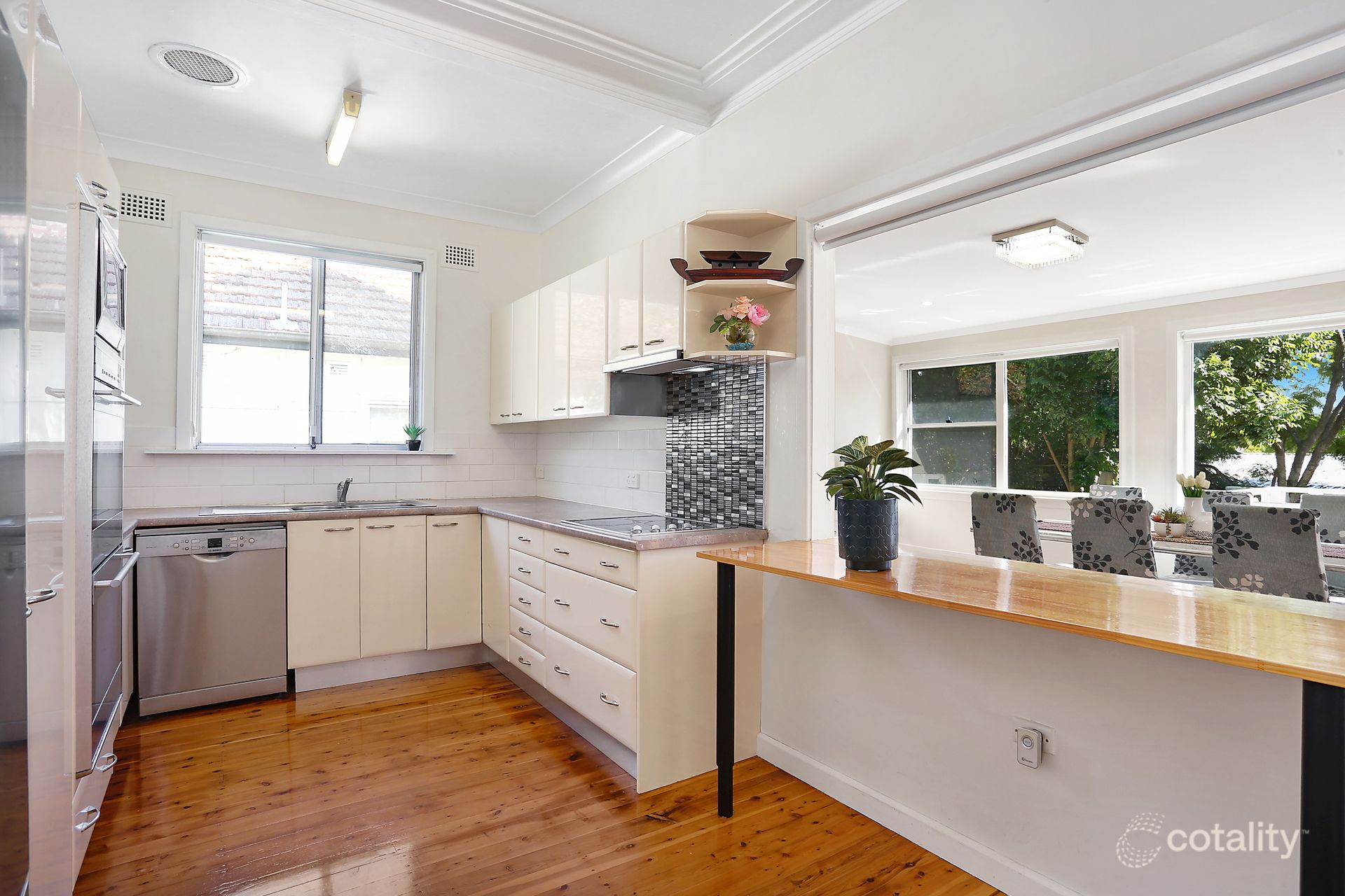 33 Leonay St, Sutherland, NSW 2232