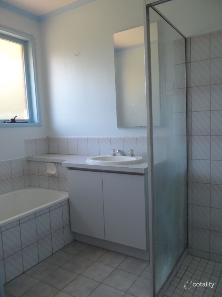 10 Melton Cl, Werribee, VIC 3030