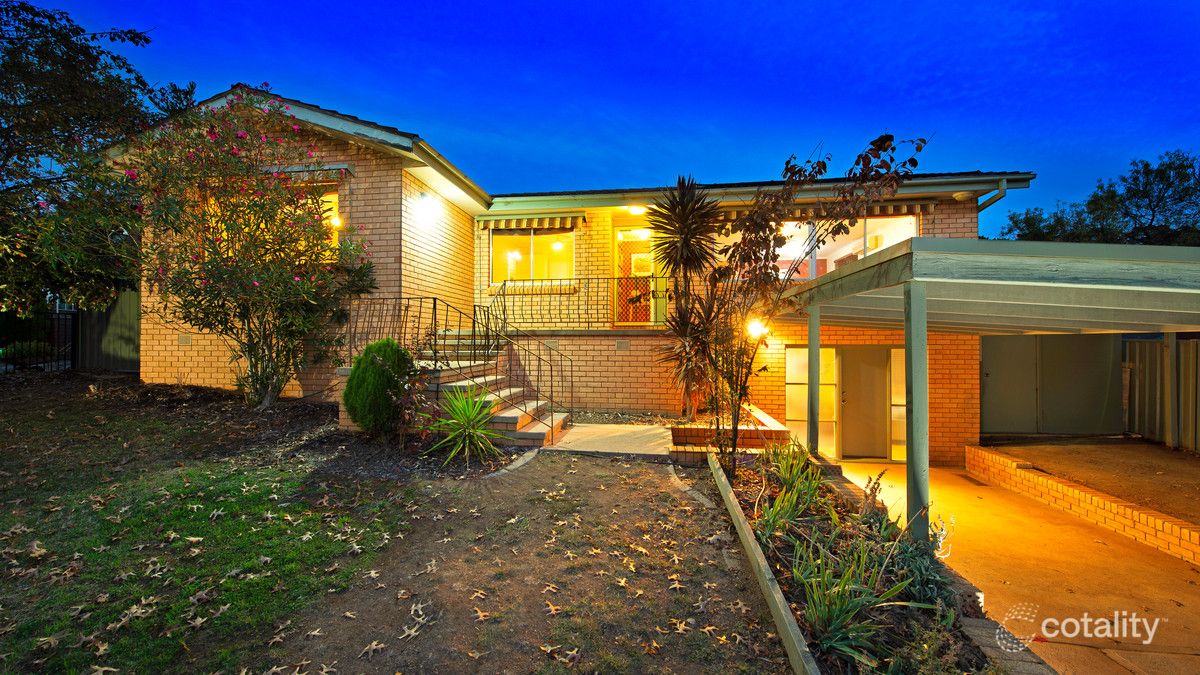 11 Phoenix Pl, Giralang, ACT 2617