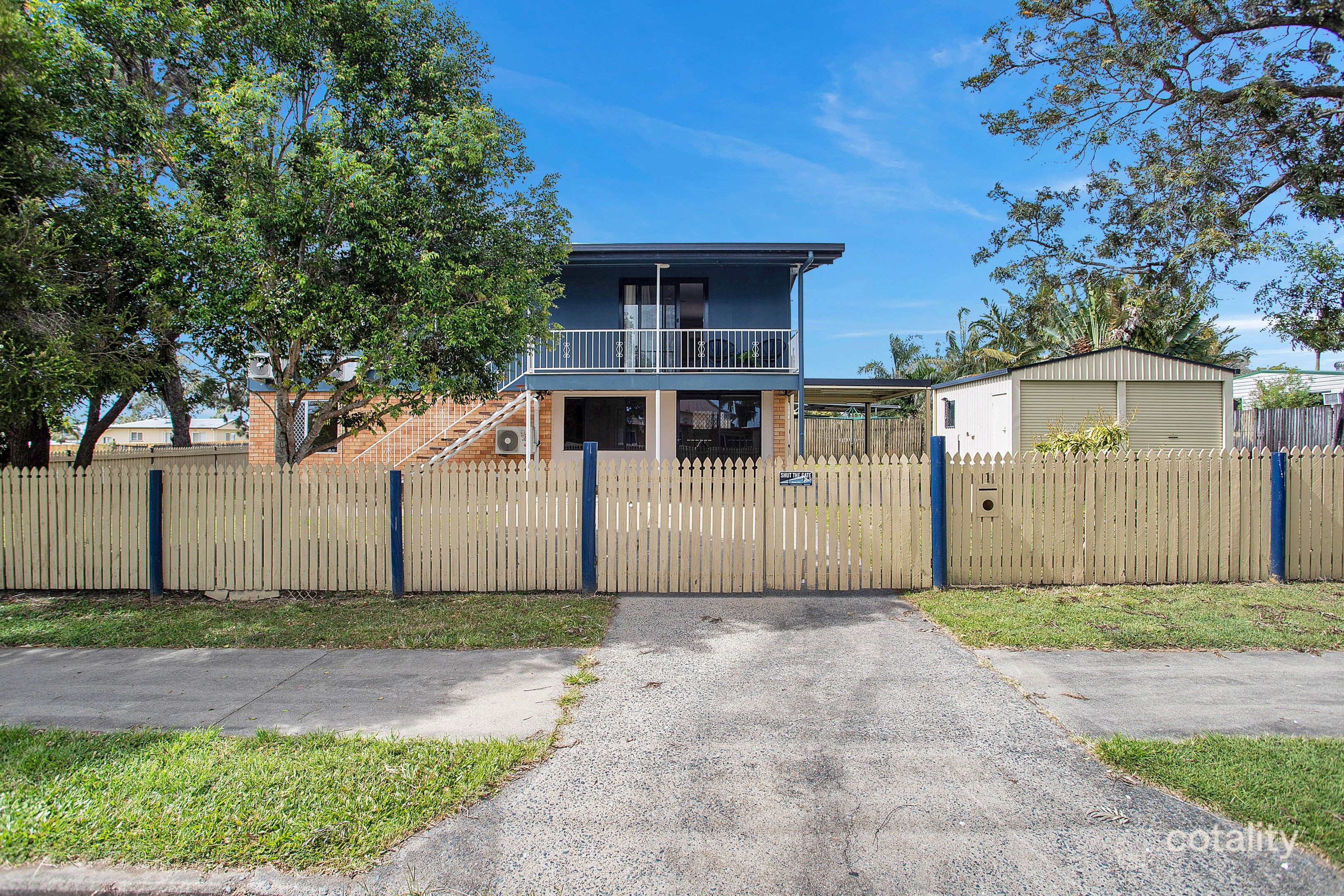 1 Holmes Dr, Beaconsfield, QLD 4740