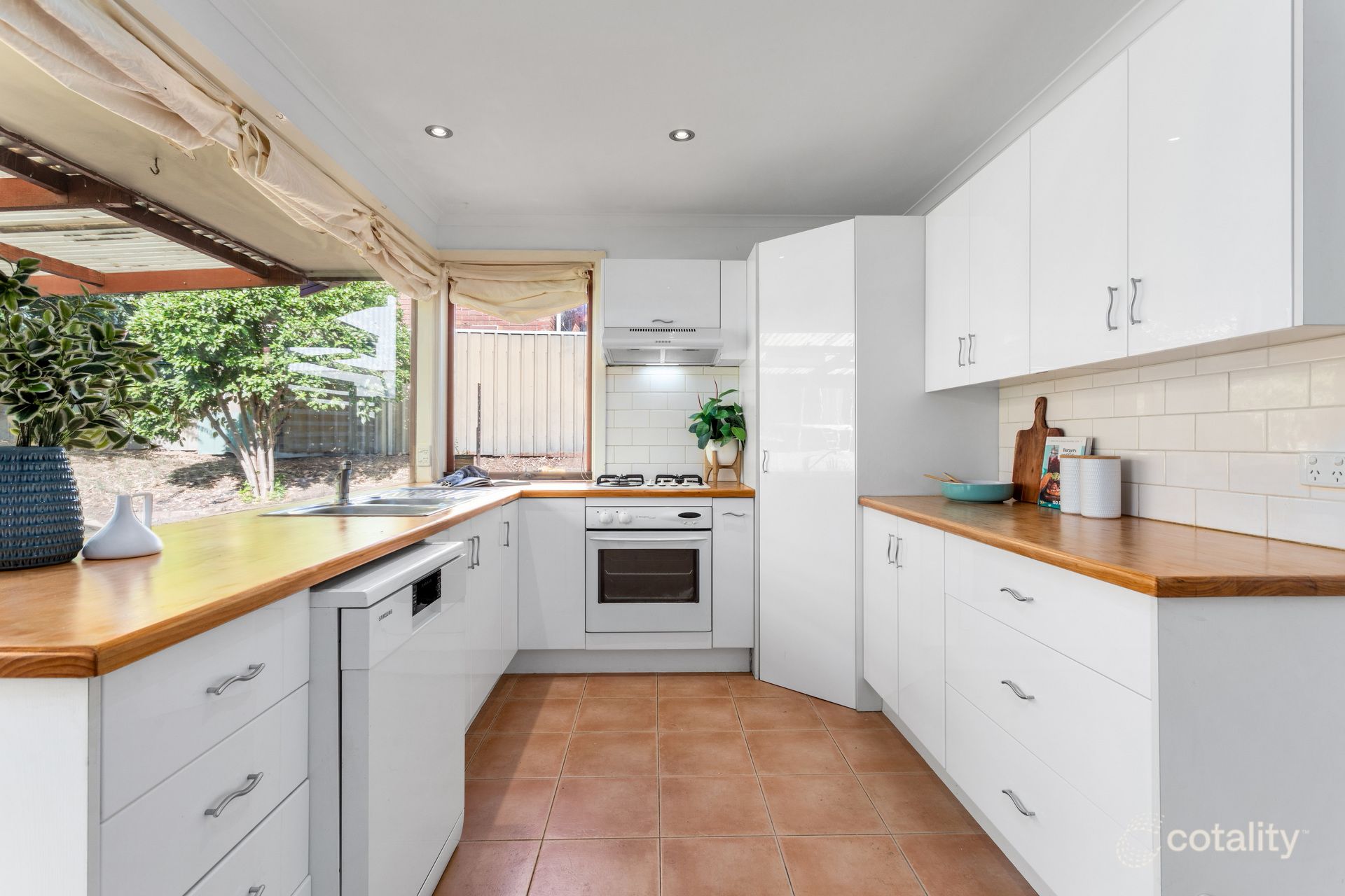 15 Nickel Dr, Aberfoyle Park, SA 5159
