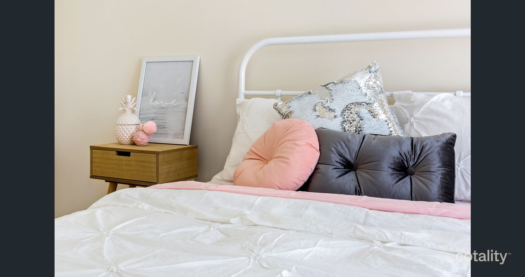 24 Cayman Dr, Clear Island Waters, QLD 4226