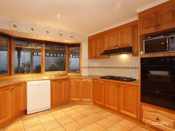 27 Melville Park Dr, Berwick, VIC 3806