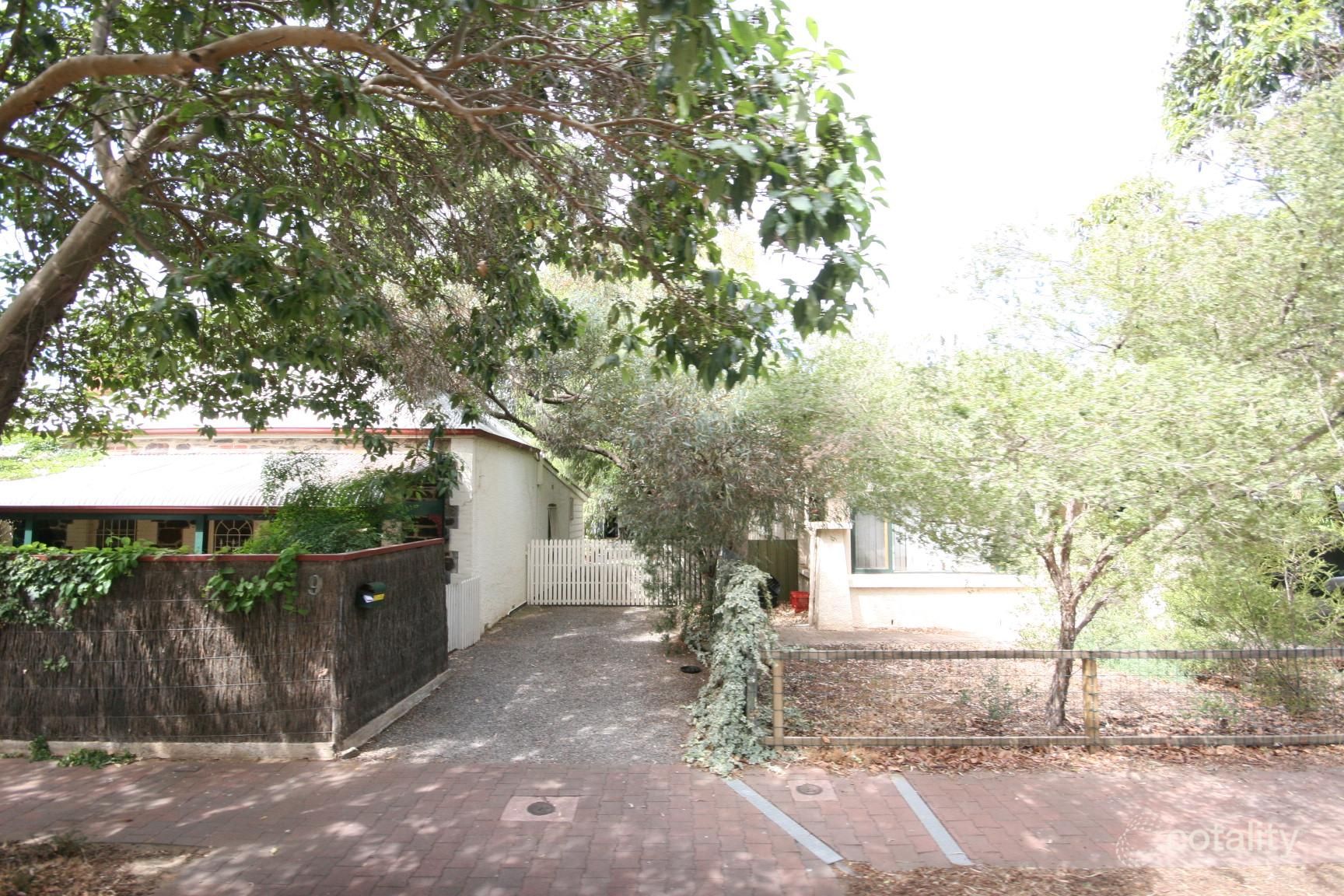 9 James St, Clarence Park, SA 5034