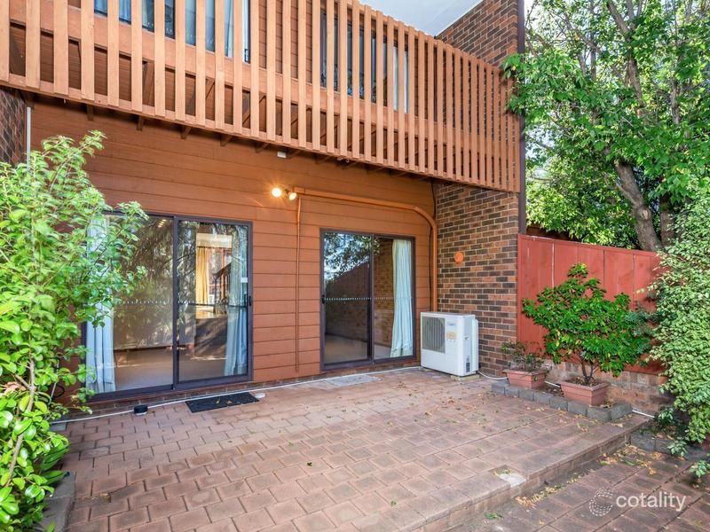 7 Rowe Pl, Phillip, ACT 2606
