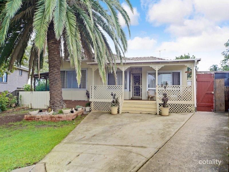 10 Grahame Ave, Glenfield, NSW 2167