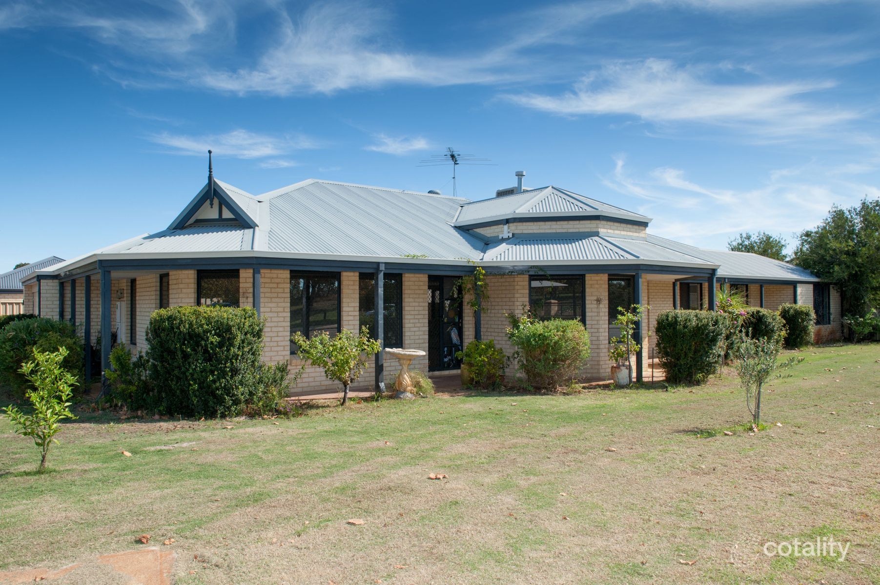 2 Wordsworth Dr, Darch, WA 6065