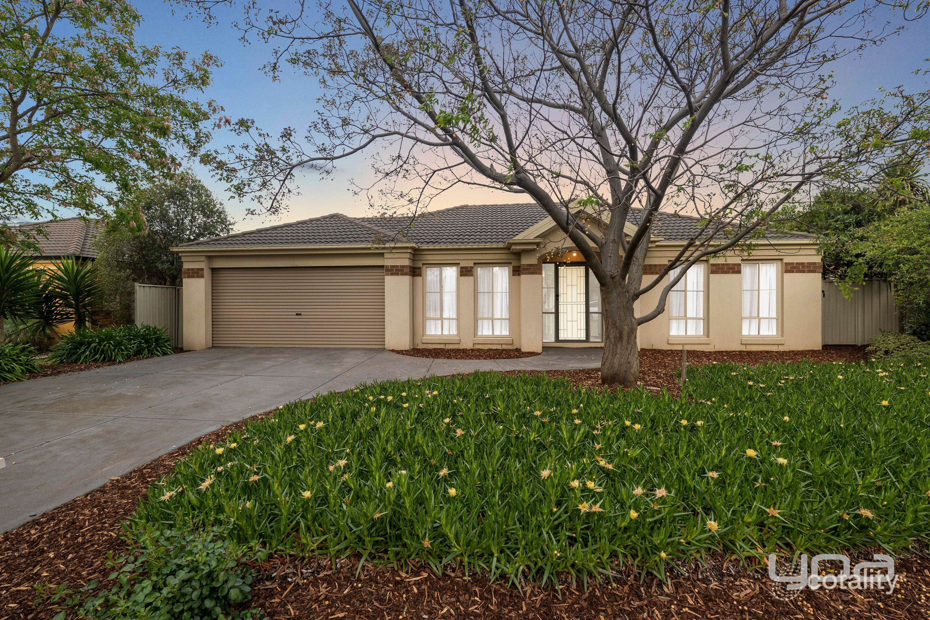 7 Macedon Cl, Caroline Springs, VIC 3023