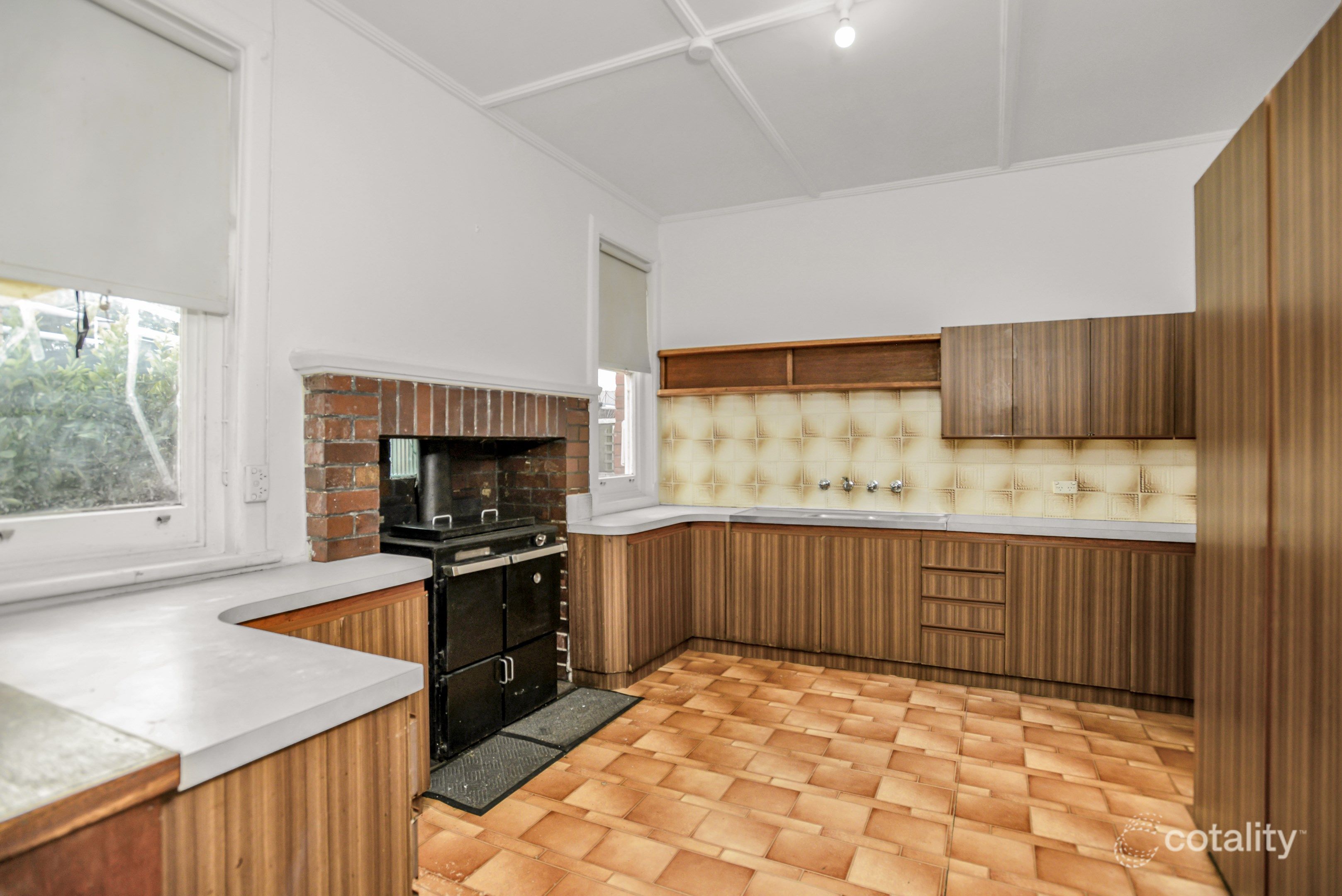 11 Oval Rd, Victor Harbor, SA 5211