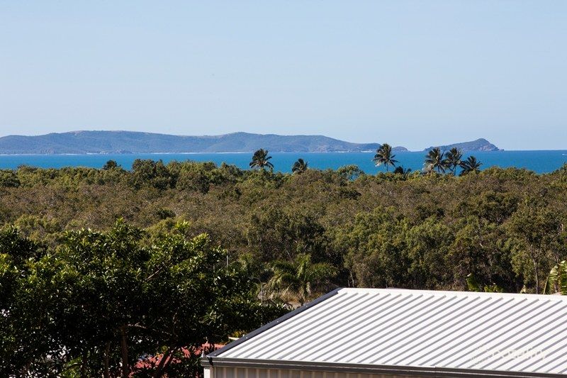 17 Lexington Dr, Lammermoor, QLD 4703