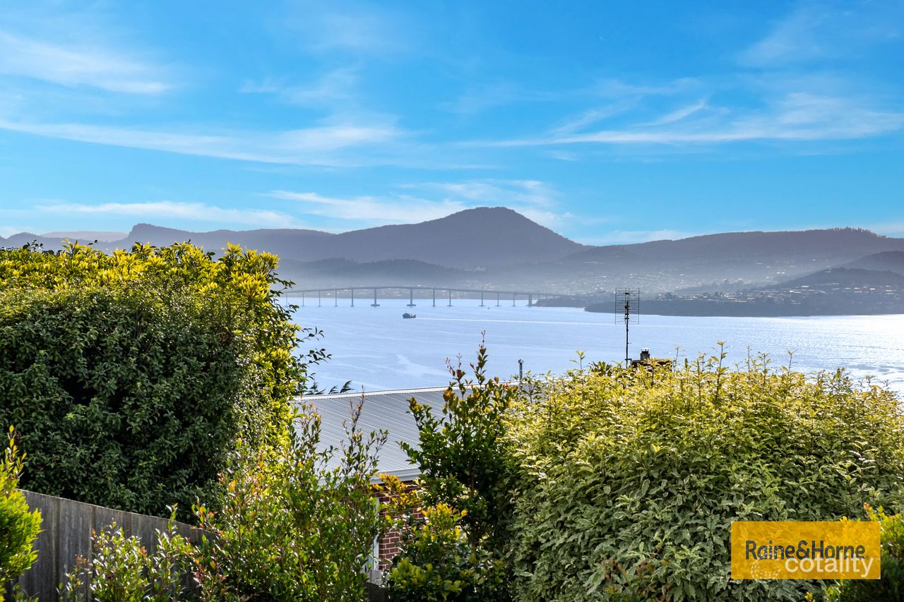2/323 Churchill Ave, Sandy Bay, TAS 7005