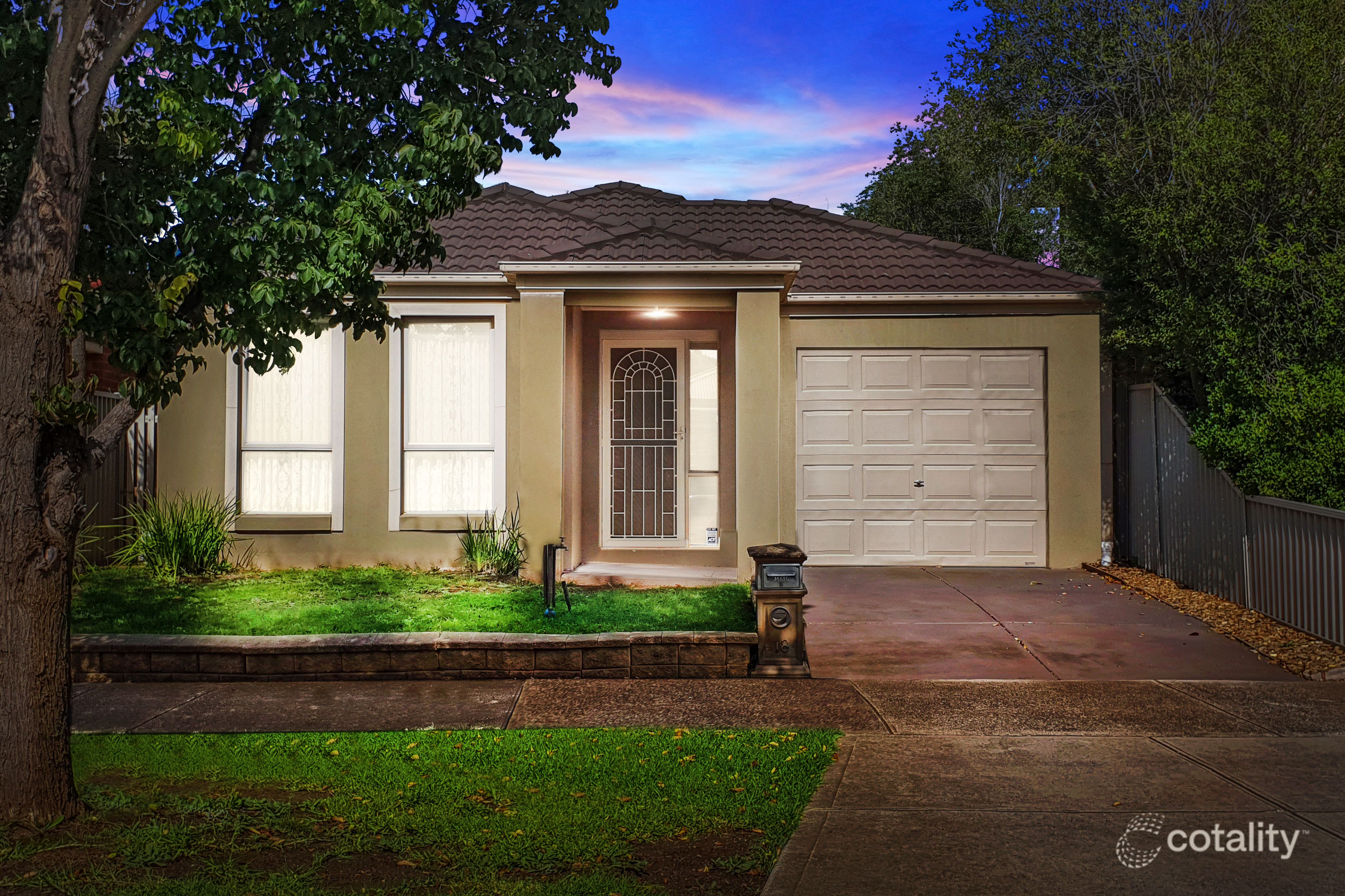 18 Clarendon Wynd, Caroline Springs, VIC 3023