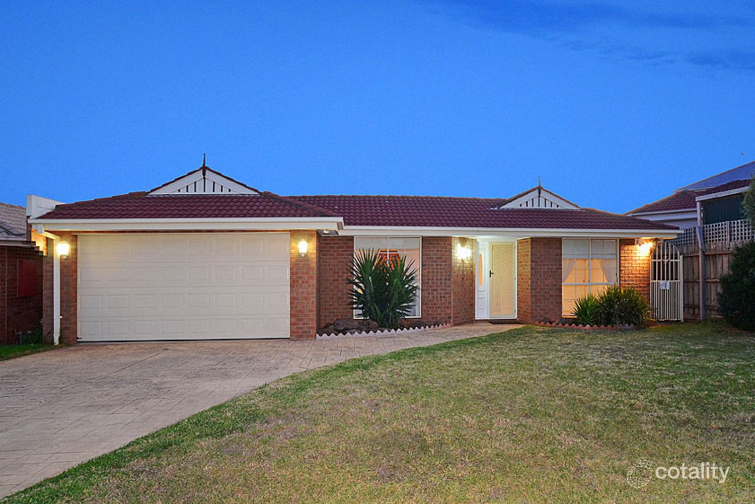 8 Preston Pl, Taylors Lakes, VIC 3038