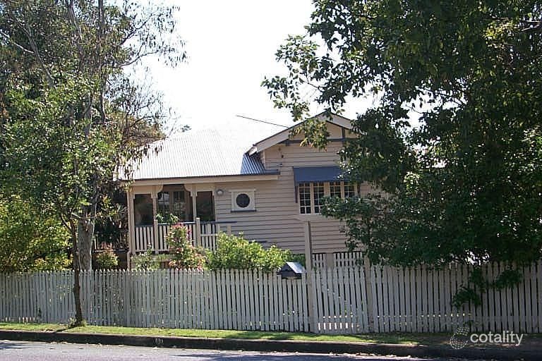 83 Bowman Pde, Bardon, QLD 4065