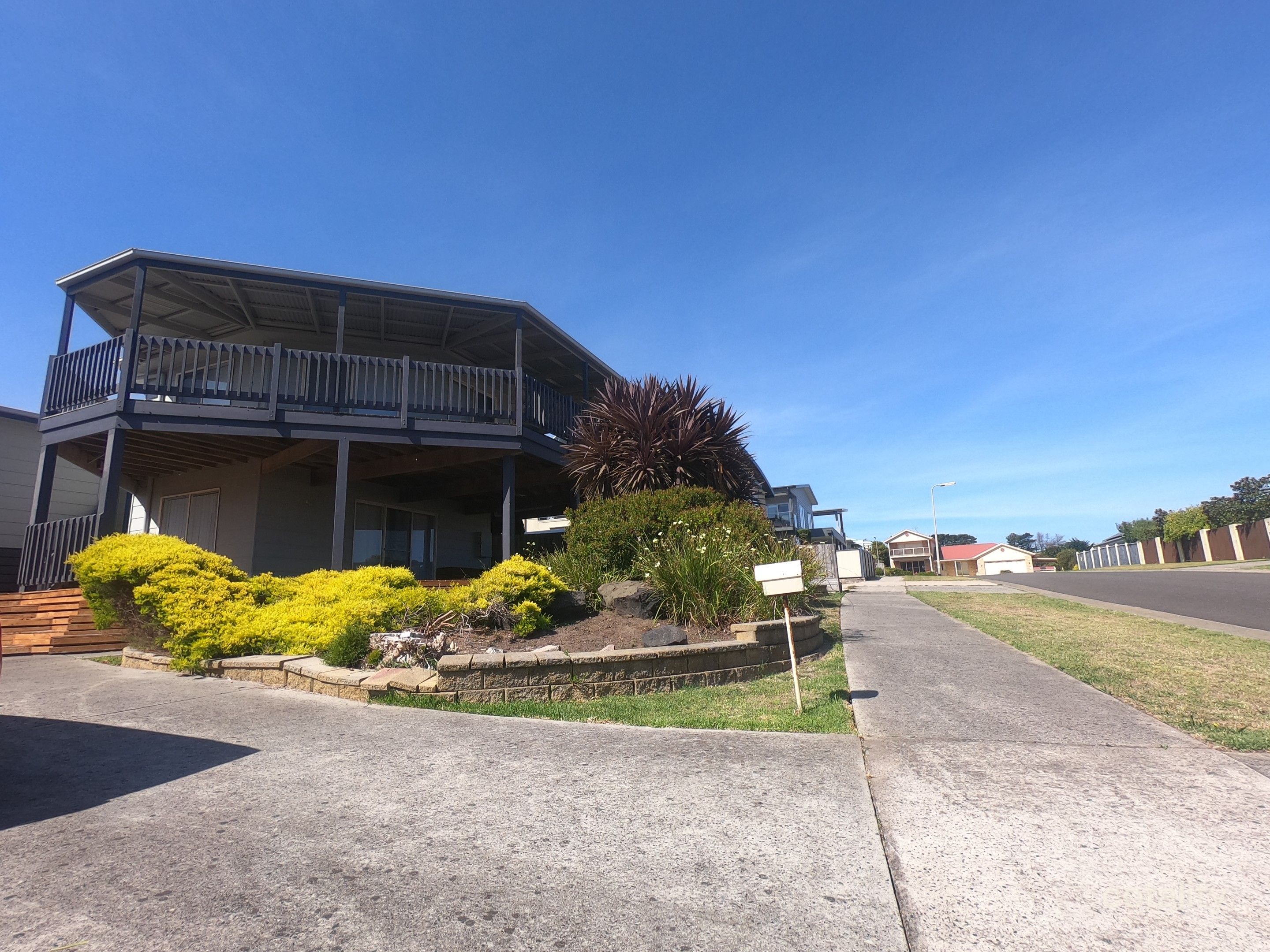 6 Halcyon Ave, San Remo, VIC 3925