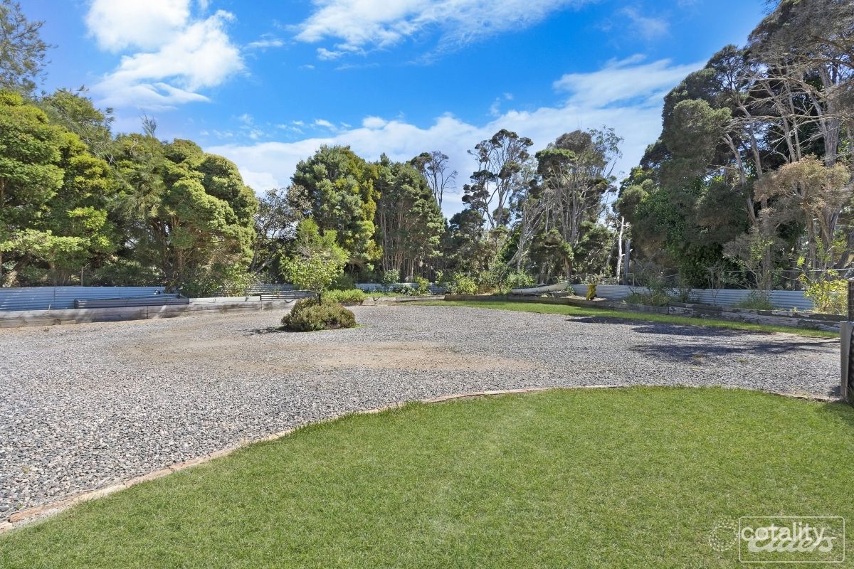 7 Beach Rd, Gravelly Beach, TAS 7276