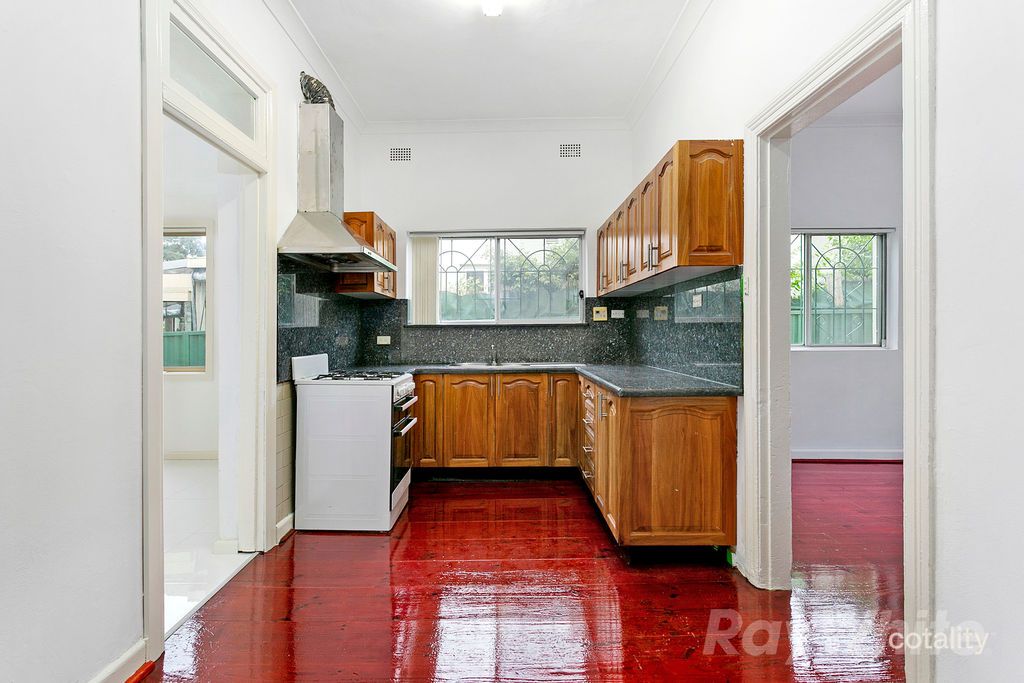 7 Woodland St, Marrickville, NSW 2204