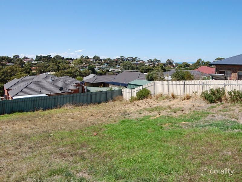 36 Greenhills Rd, Victor Harbor, SA 5211