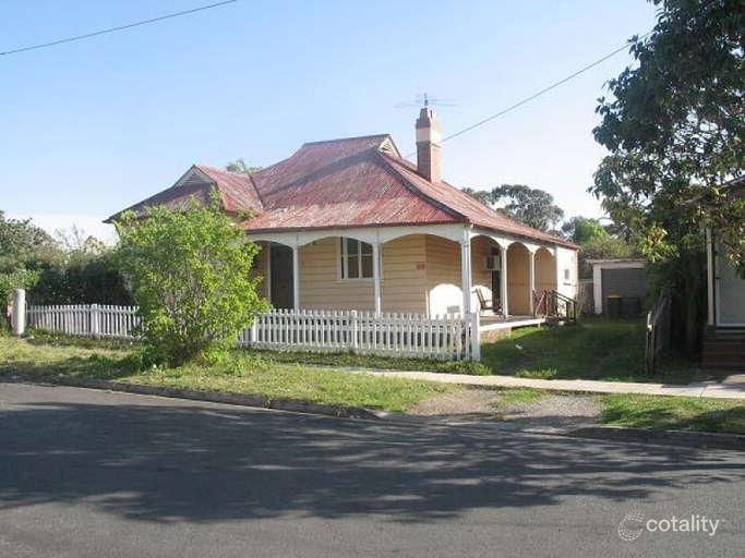 33 Iolanthe St, Campbelltown, NSW 2560
