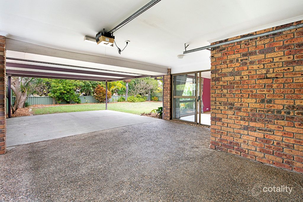 14 Robin Ave, Paradise Point, QLD 4216