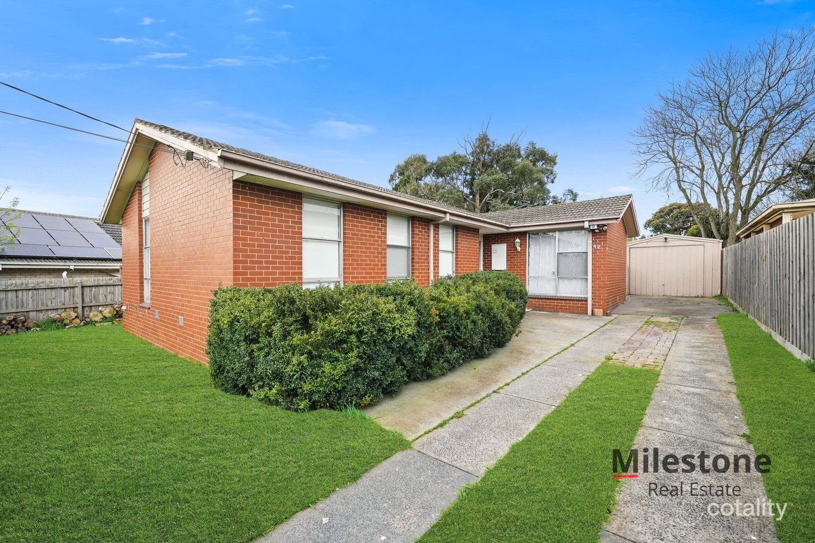42 Meadow Wood Walk, Narre Warren, VIC 3805