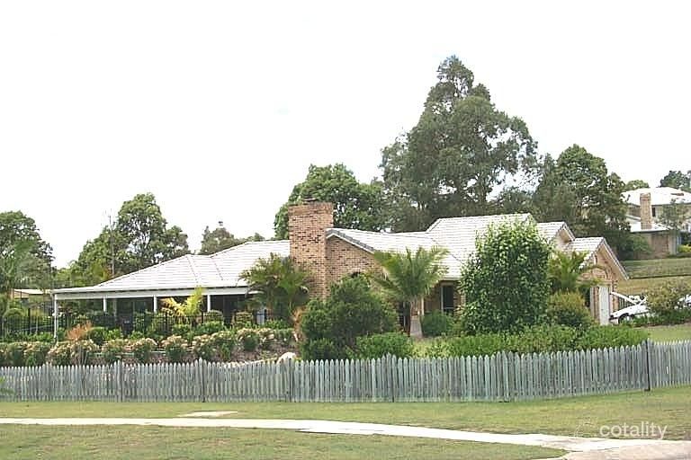 2 Pine County Pl, Bellbowrie, QLD 4070