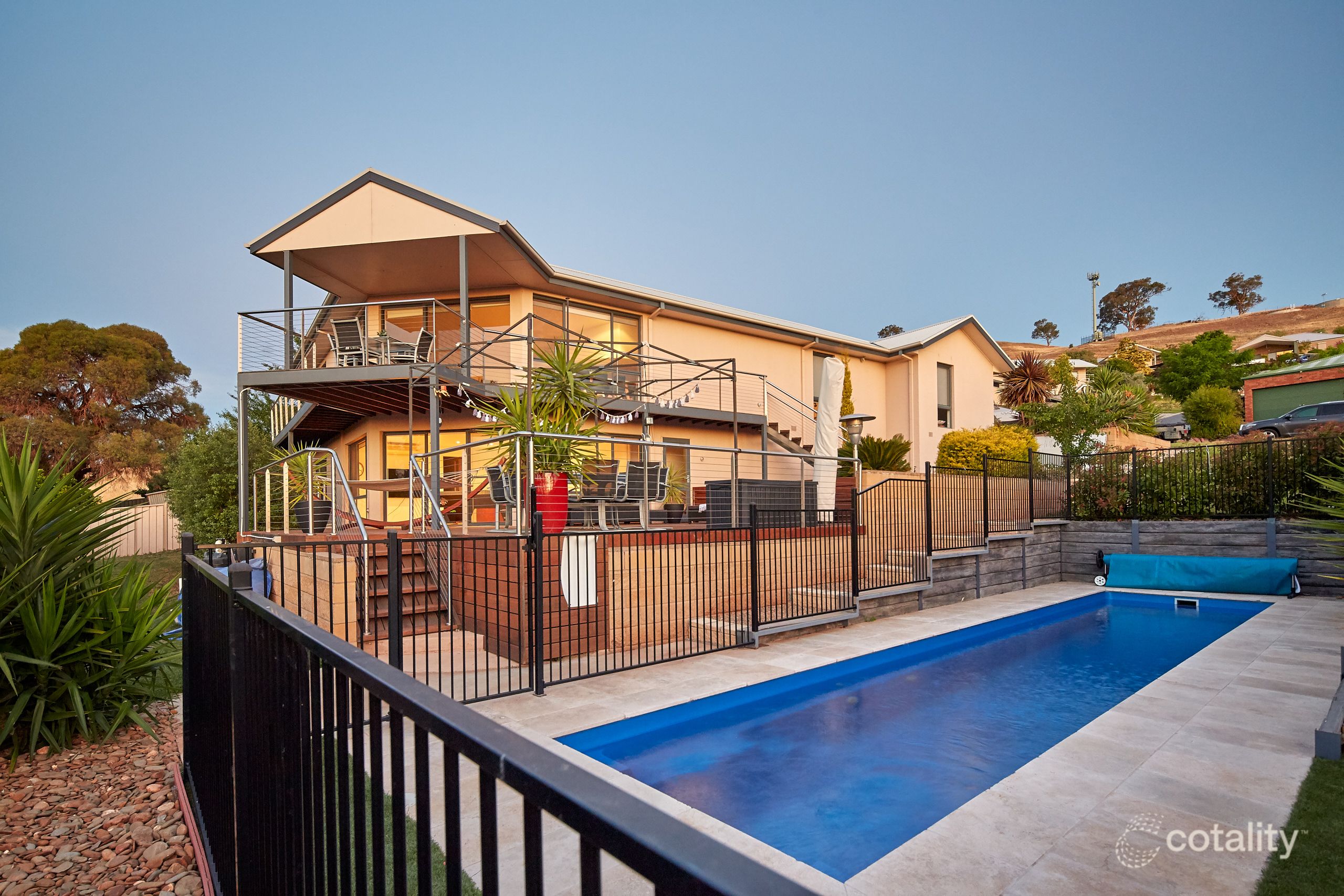 9 Elizabeth Cres, Bellbridge, VIC 3691