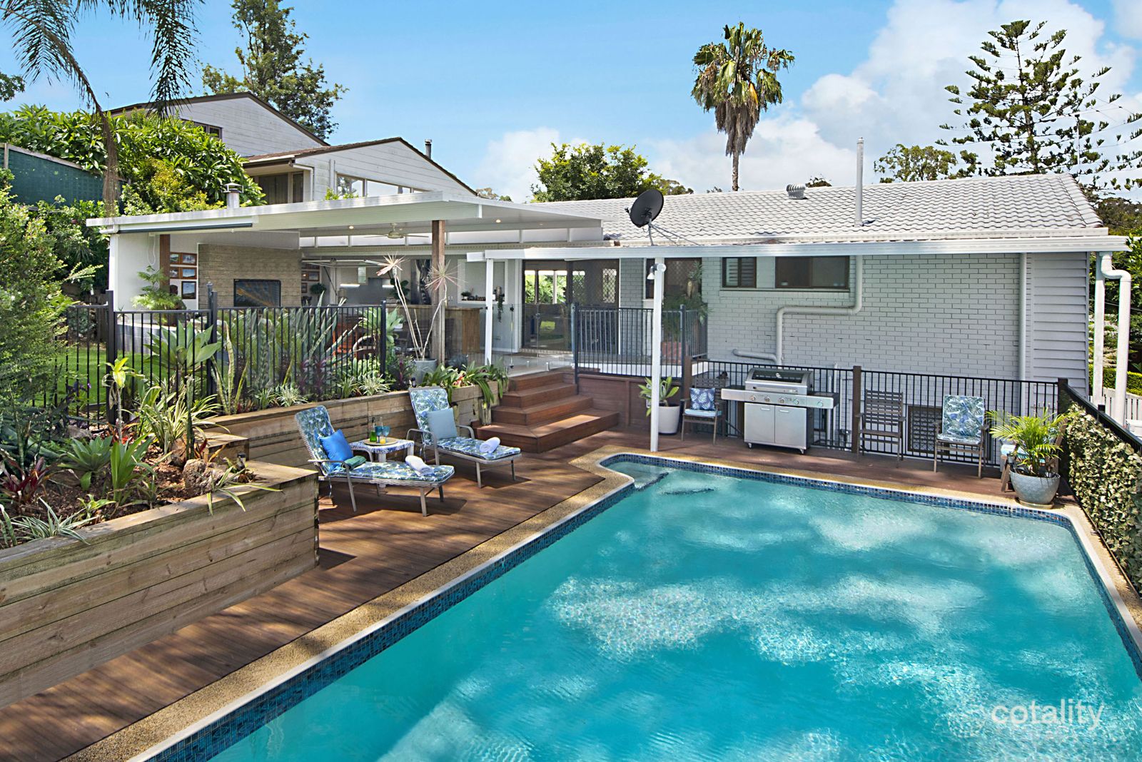 16 Rialanna St, Kenmore, QLD 4069