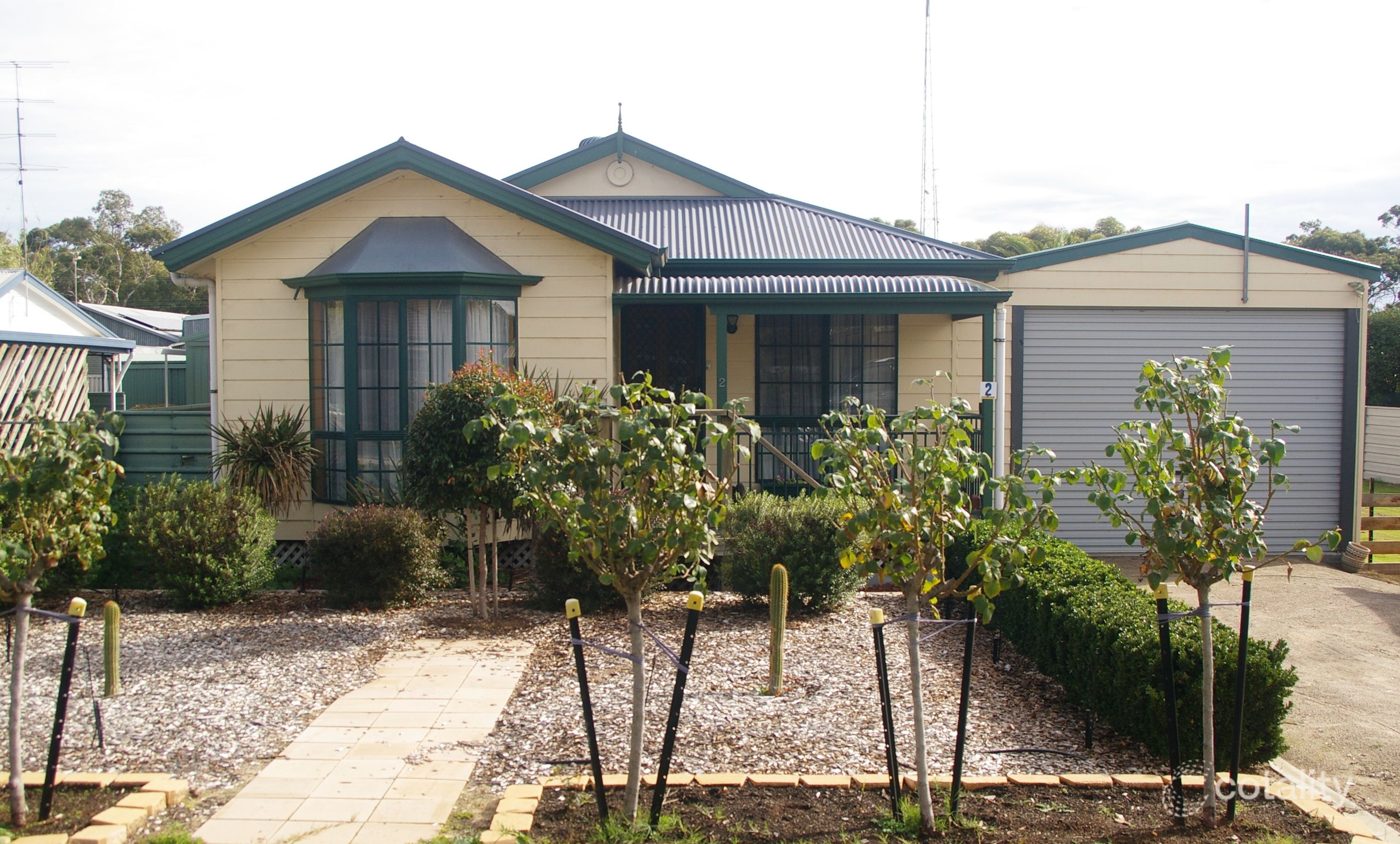 2 Elizabeth Ave, Tintinara, SA 5266