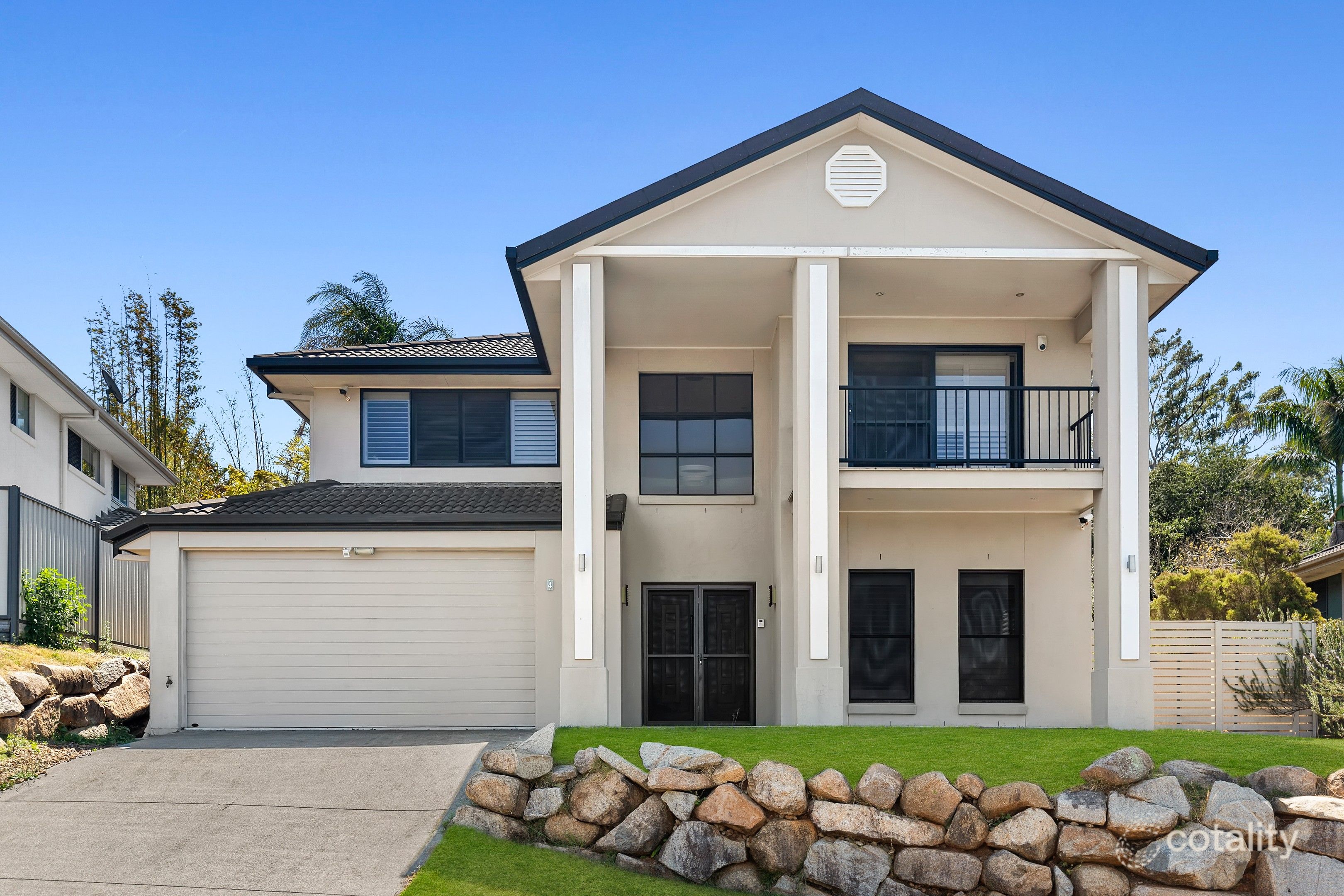 4 Leonardo Cl, Eight Mile Plains, QLD 4113