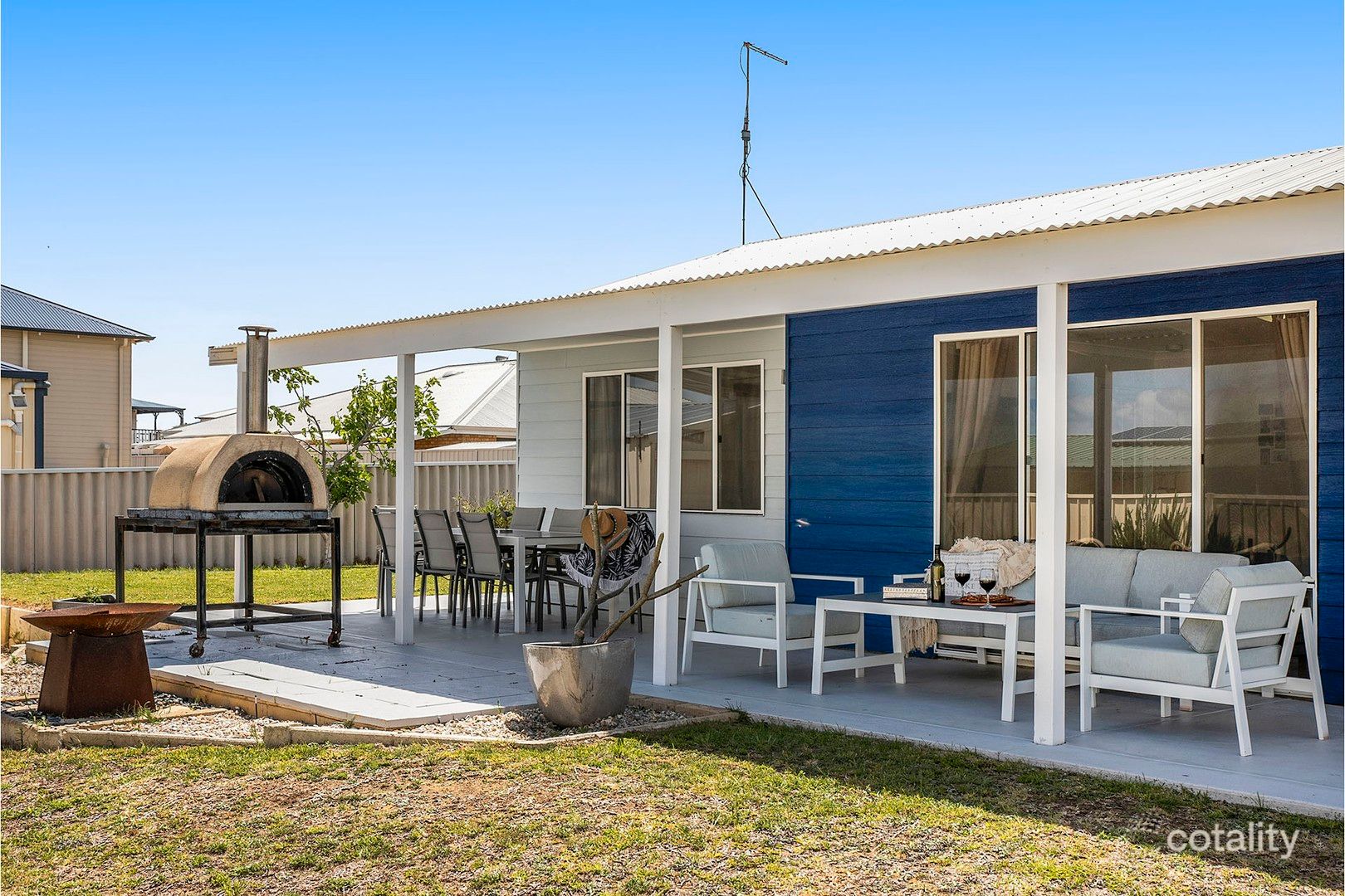 9 Harvey Dr, Ledge Point, WA 6043