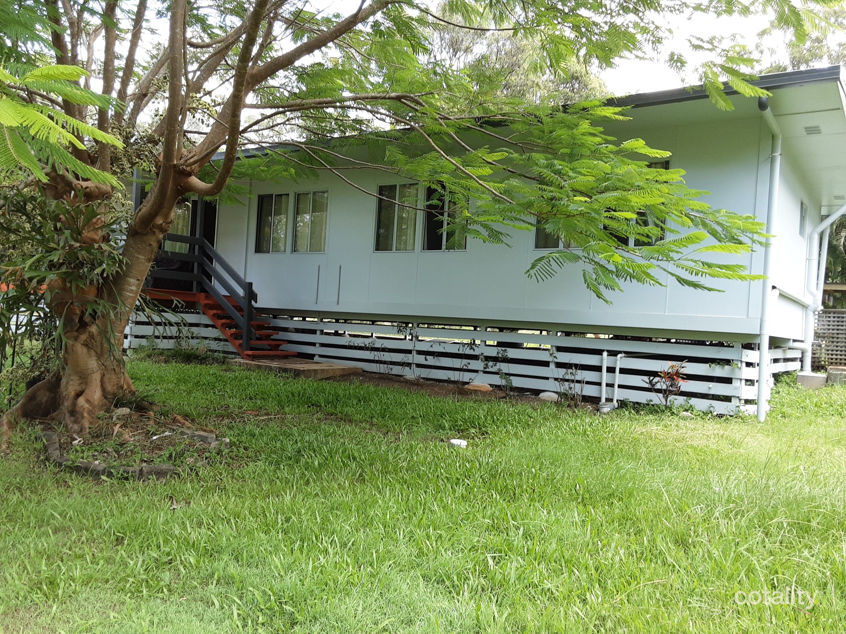 16 Peace St, Lamb Island, QLD 4184