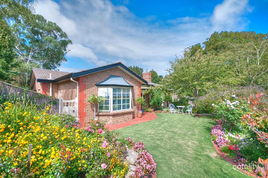 10 Grassdale Rise, Aberfoyle Park, SA 5159