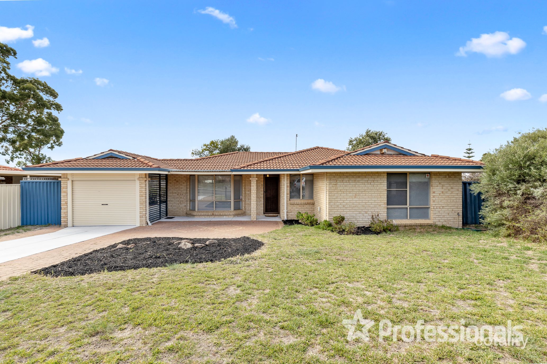 28 Jefferson Dr, Marangaroo, WA 6064