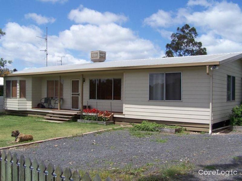 8 Tucker St, Tara, QLD 4421