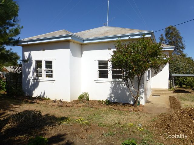 130 Euchie St, Peak Hill, NSW 2869