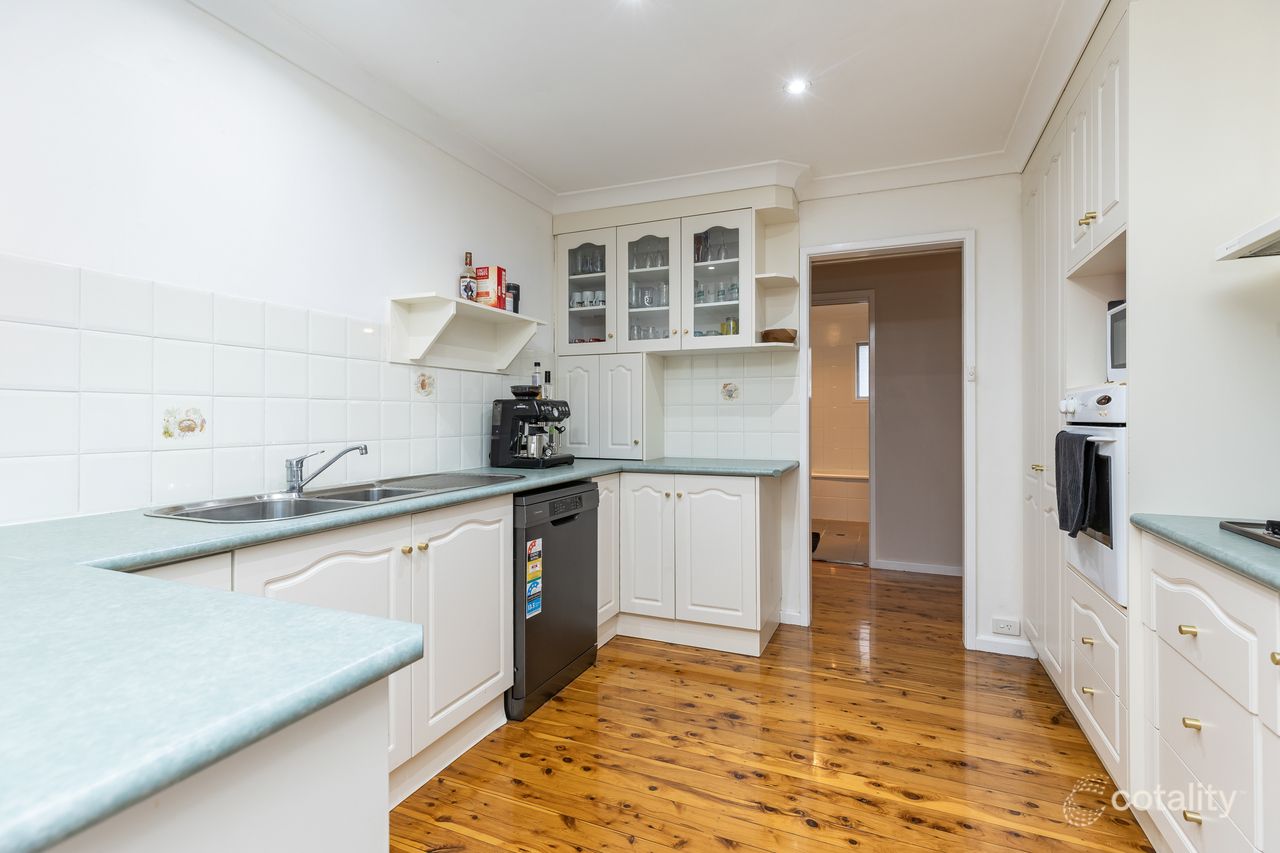 52 White Ave, Kooringal, NSW 2650