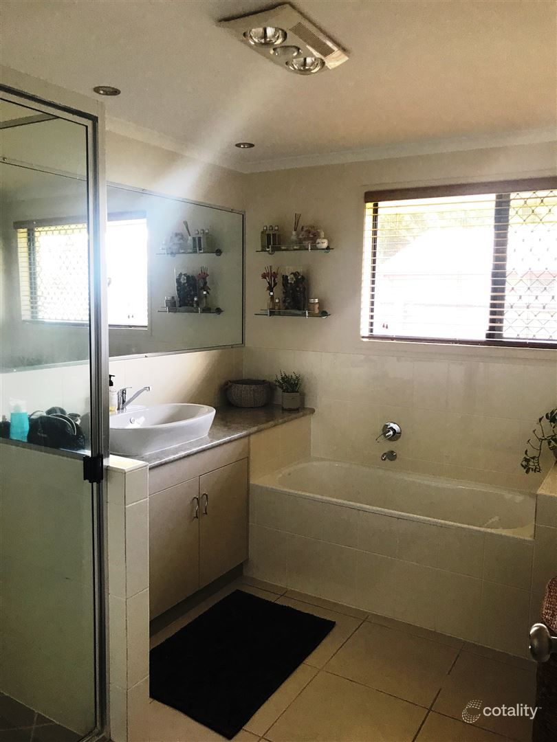 20 Bernborough Ave, Ooralea, QLD 4740