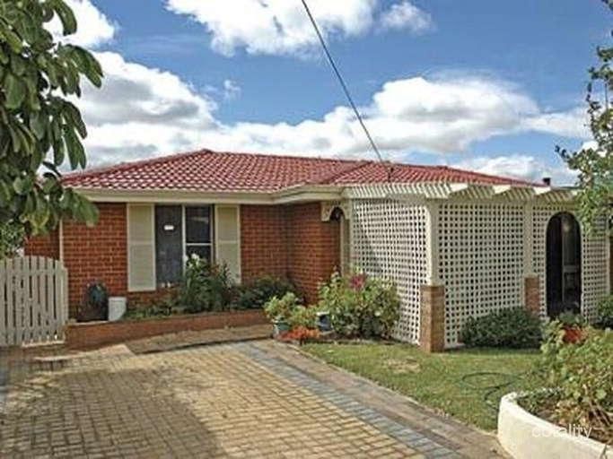 6 Passiflora Dr, Forrestfield, WA 6058