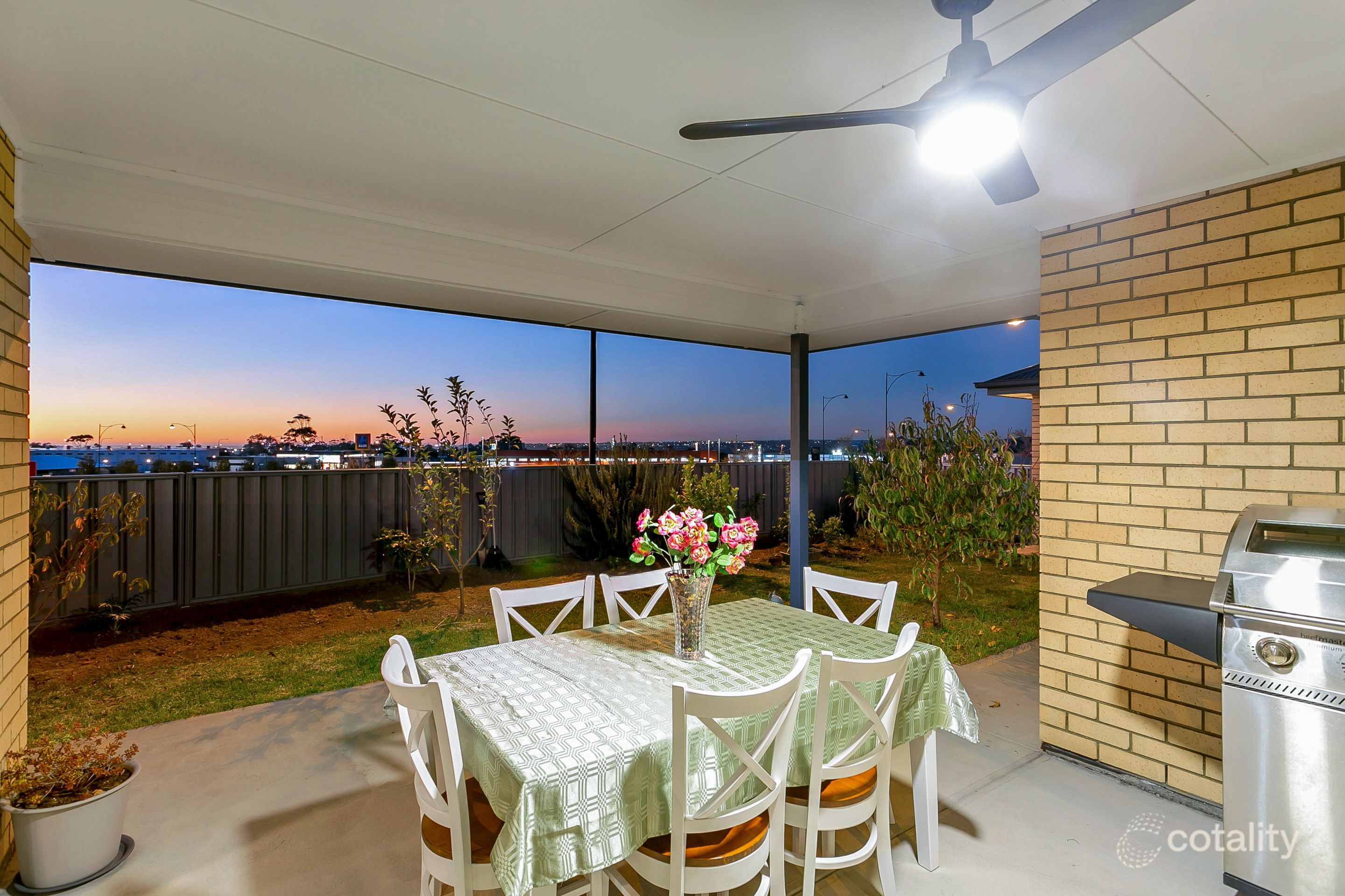 29 Vista Pde, Seaford Heights, SA 5169