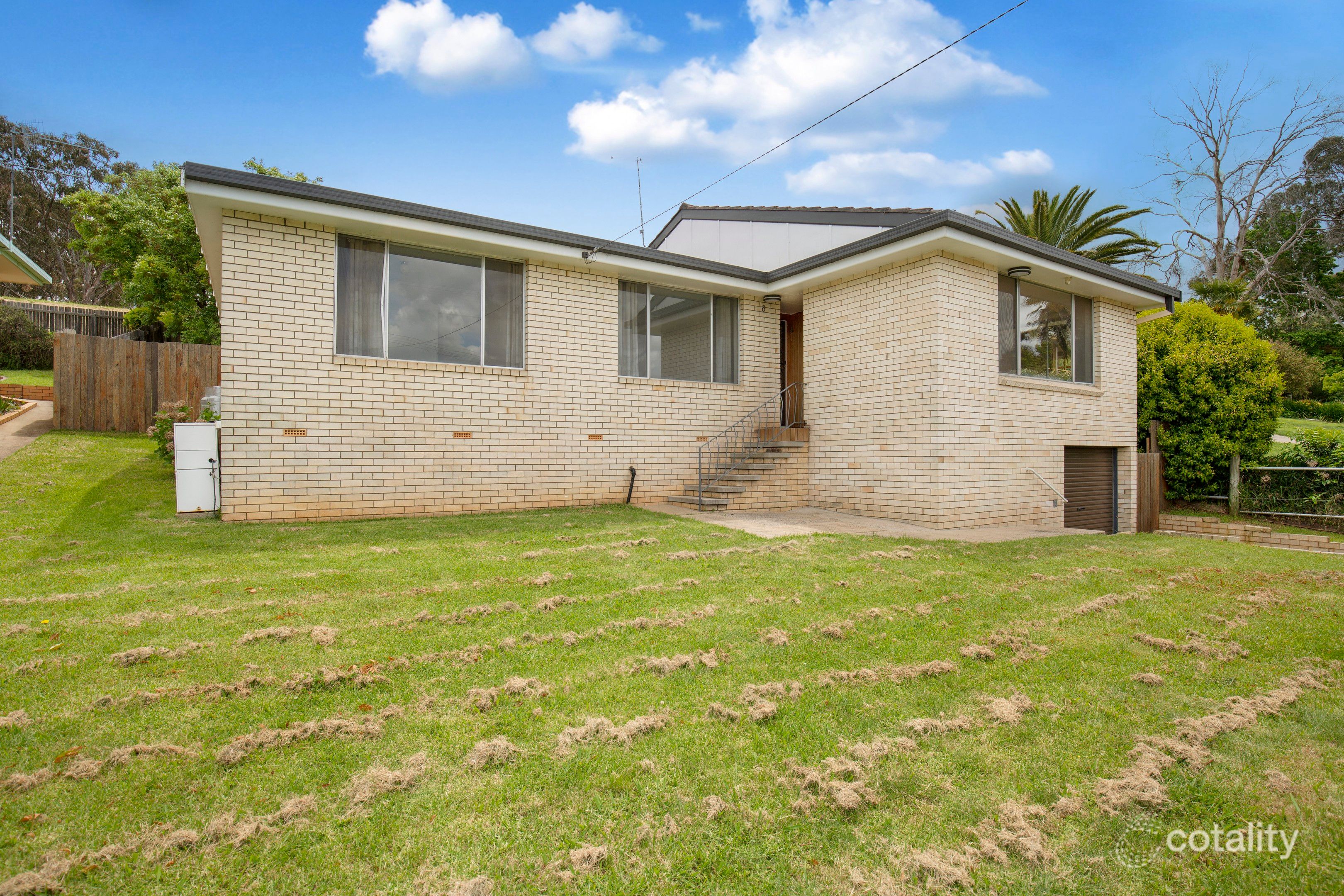 8 Curtis St, Armidale, NSW 2350