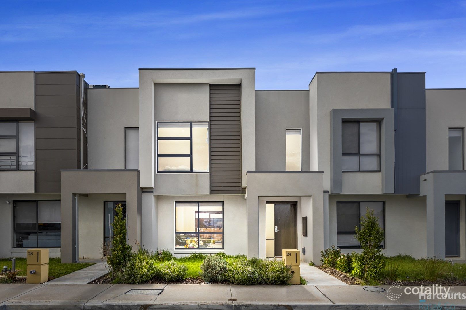 24 Fouz St, Roxburgh Park, VIC 3064
